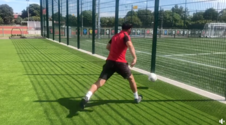 STFC SOCCER SKILLS WEEK 10 DAY 4 - NO TOUCH TURNS: Mitch and Shane will be back every day with a new skill for you to work on from home. Check the video description for your Bronze, Silver and Gold challenges!