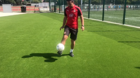 STFC SOCCER SKILLS WEEK 10 DAY 5 - KICK UP SKILLS: Mitch and Shane will be back every day with a new skill for you to work on from home. Check the video description for your Bronze, Silver and Gold challenges!